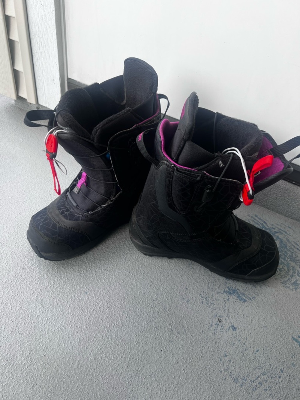 Burton Women's Black Snowboard Boots with Pink Accents